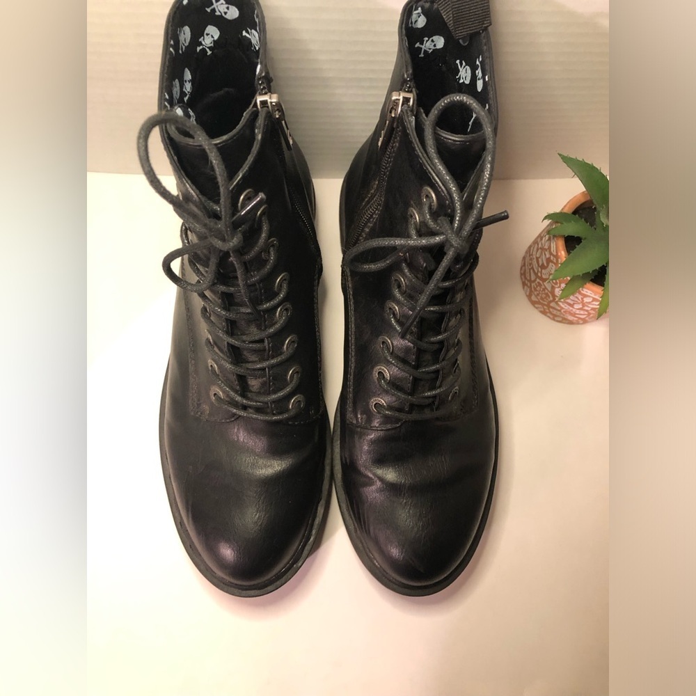 LAMODA Black Leather Platform Boots - Picture 7 of 16